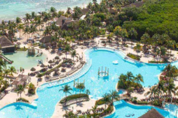Grand Palladium Colonial Resort & Spa​