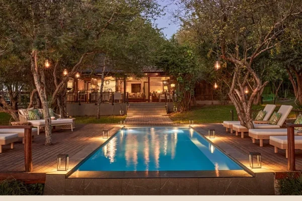  África do Sul - Cape Town - aj Bush Lodge -  hotelaria de luxo no Greater Kruger. 